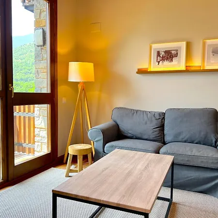 Rustic Amb Encant I Balco By Rural D'aneu Apartment